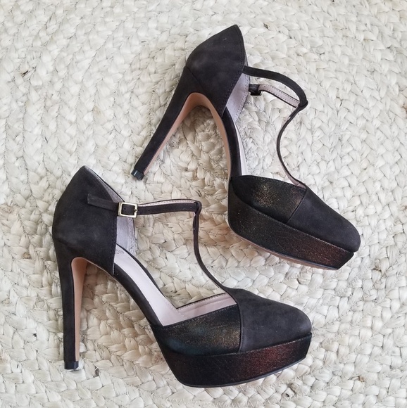 Vince Camuto Shoes - NWOT Vince Camuto Akido Platform Pump